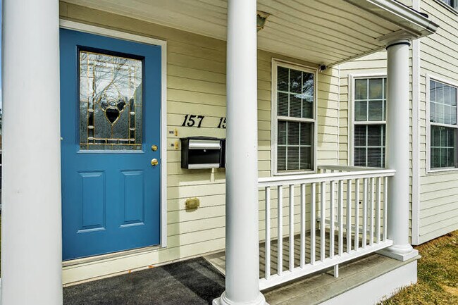 Building Photo - 157 Fuller St