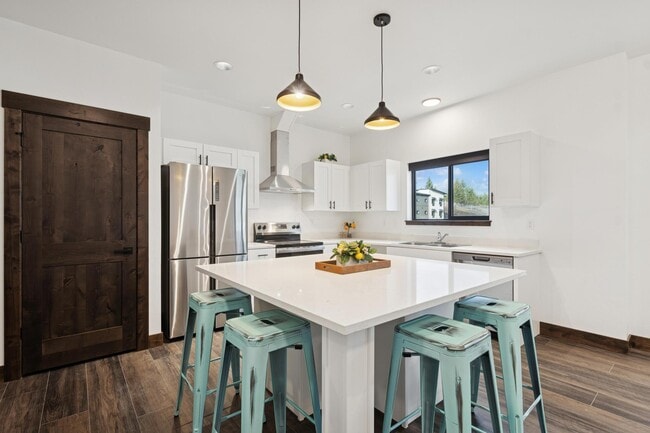 Foto del edificio - 1840 Baker Ave