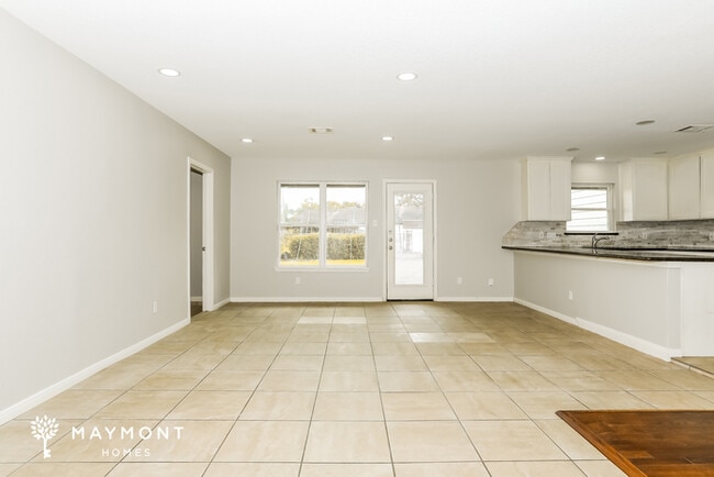 Foto del edificio - 6015 Glenhurst Dr