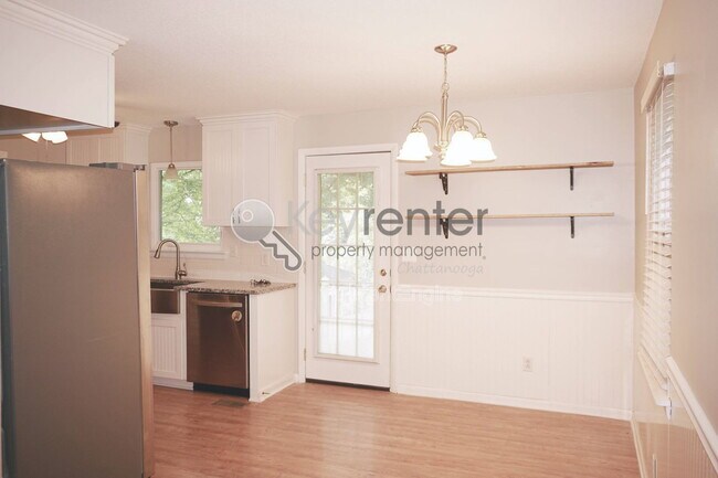 Foto del edificio - 1024 Garnett Ave