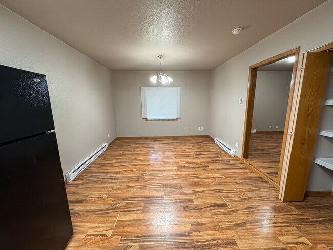 Building Photo - Theater Apartments Beulah