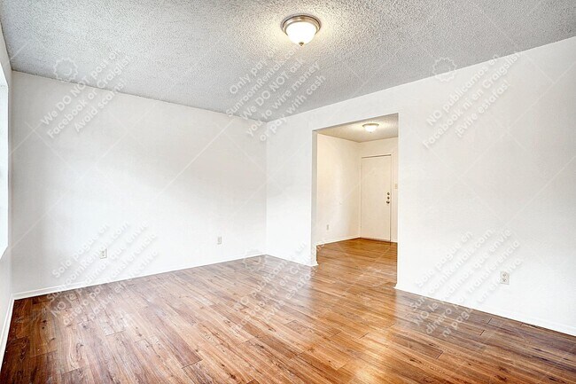 Building Photo - 728 Old Martindale Rd