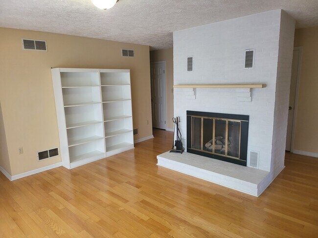 Building Photo - 1504 Handley Ave