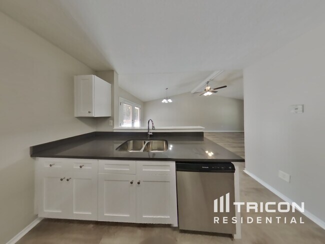 Foto del edificio - 5708 St Thomas Dr