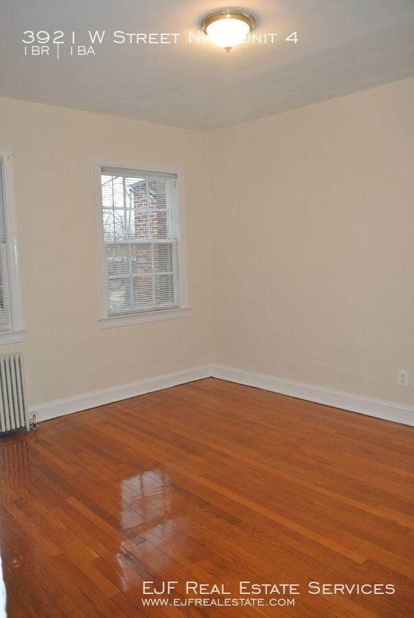 Foto del edificio - 3921 W St NW