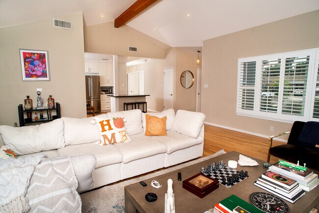 Foto del edificio - 6458 Hanna Ave