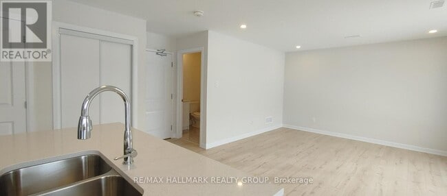 Photo du bâtiment - 821 Arcadian Pvt