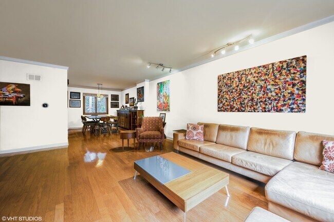 Foto del edificio - 3542 N Pine Grove Ave