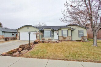 Building Photo - 12038 W Dickens Dr