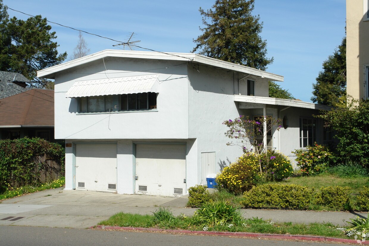 Foto del edificio - 1841-1843 Cedar St