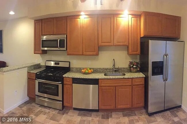 Building Photo - 3 Bedroom 2 Bath in Sparrows Point