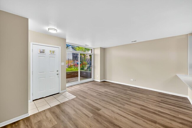 Foto del edificio - 2457 W Lexington St