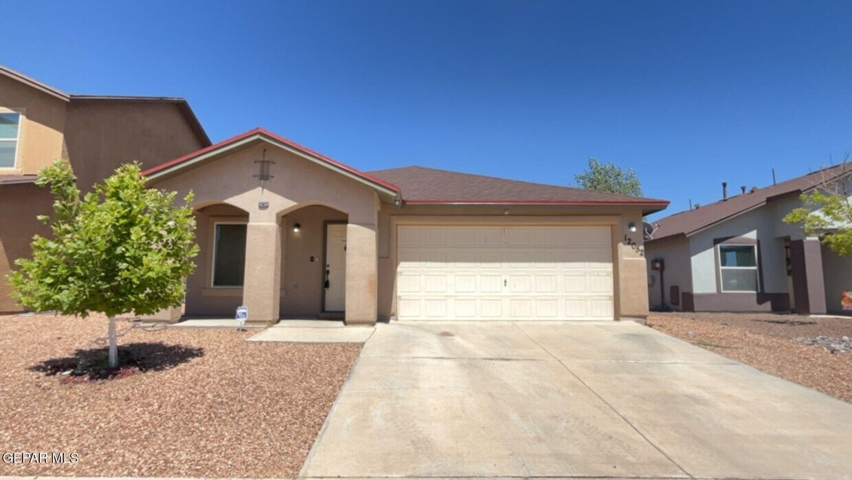 Foto principal - 12052 Copper Head Ln
