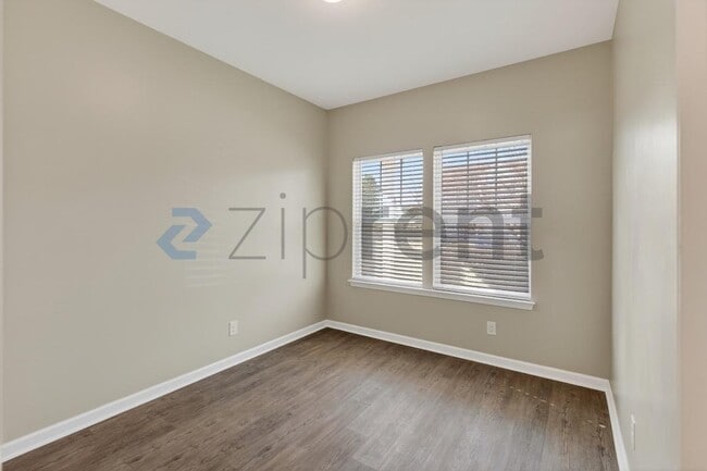 Building Photo - 291 Ranlo Ave