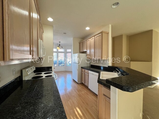 Building Photo - Westridge Ranch Across from Park!