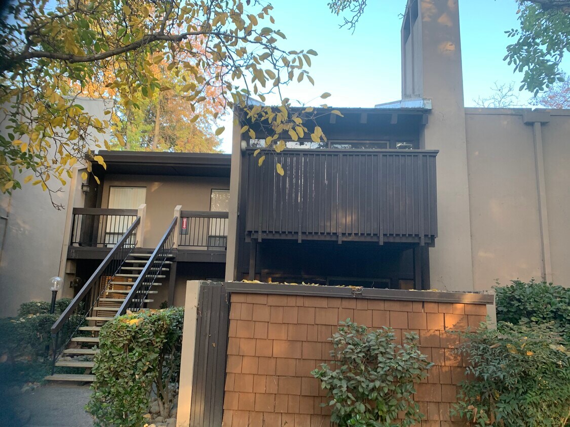 Primary Photo - 2286 Woodside Ln