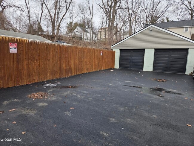 Building Photo - 669 Pawling Ave