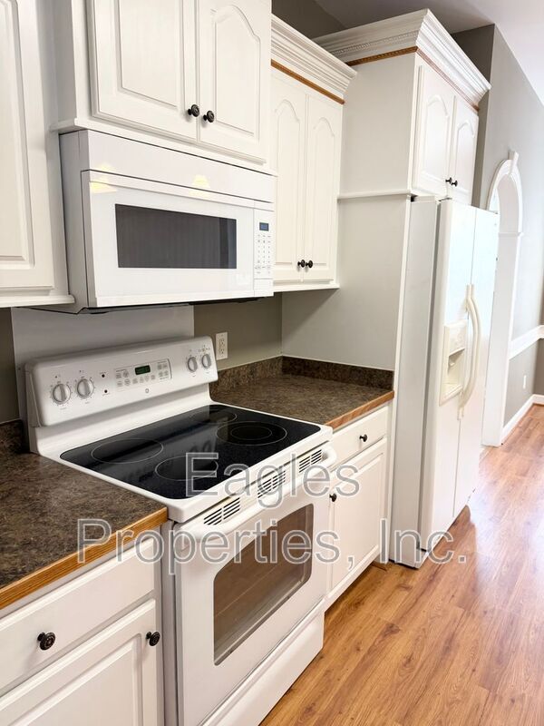 Foto del edificio - 201 Autumn Ridge Dr