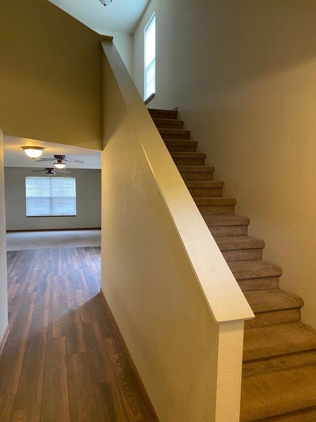 Building Photo - 22540 Hollow Oak Ln
