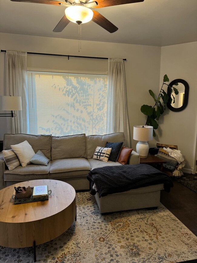 Building Photo - 303 S Main St