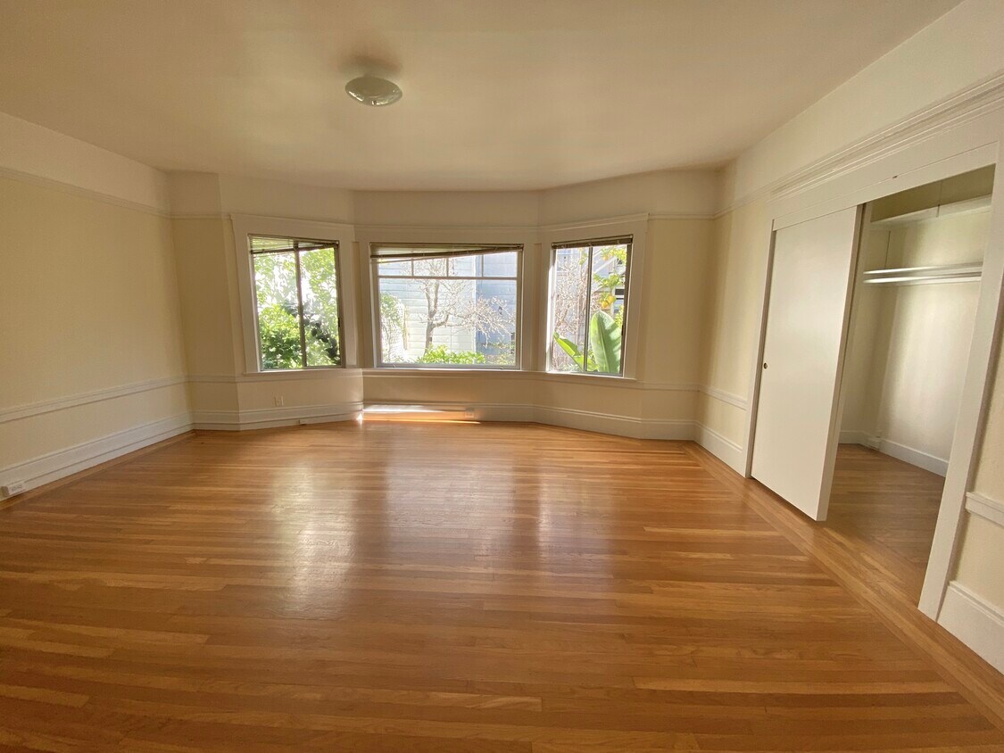 Primary Photo - 3156 Gough St