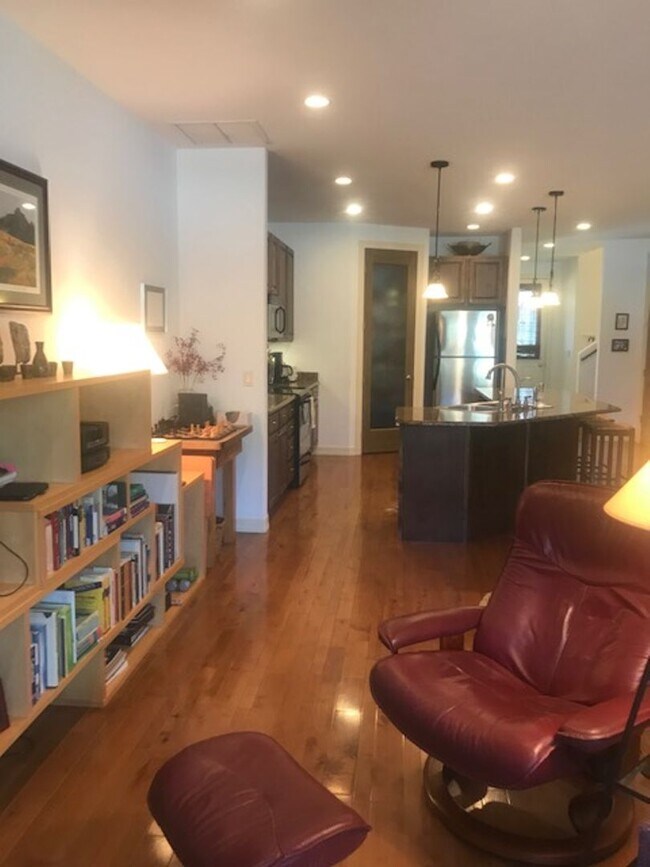 Building Photo - Beautiful Family Home in New Castle