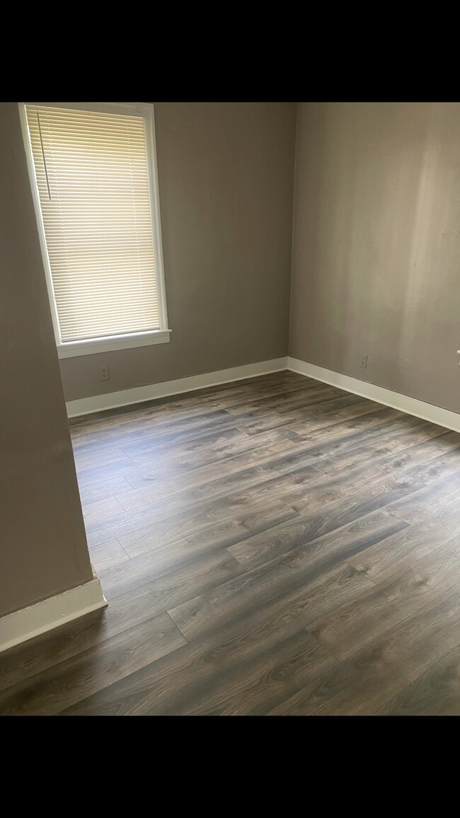 Building Photo - 1005 Palermo Ave