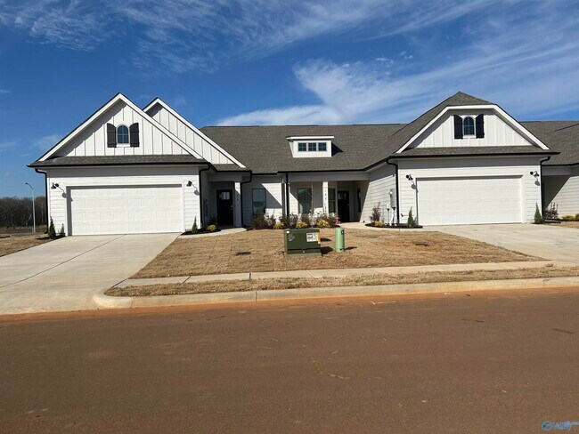 Building Photo - 184 Little Britain St