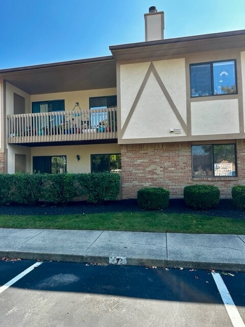 First floor patio - 2229 Hedgerow Rd