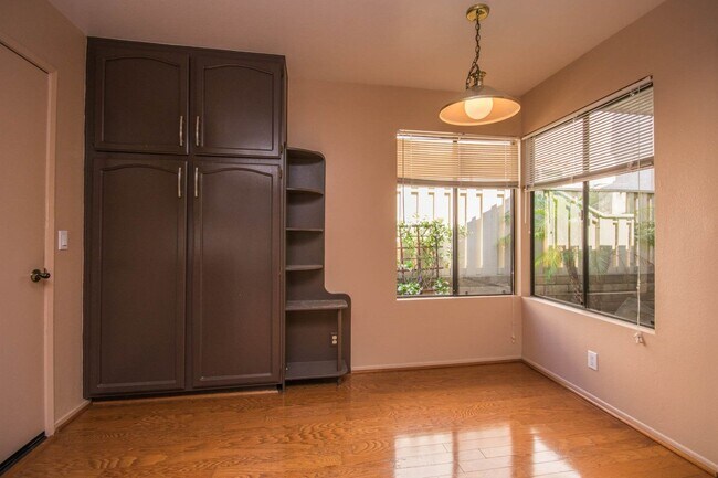 Foto del edificio - Beautiful Single Level Home with Great Nat...