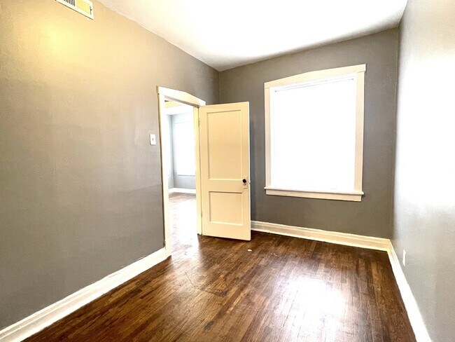 Foto del edificio - 3329 W Crystal St