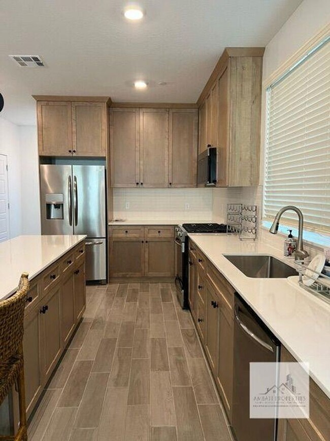 Foto del edificio - Beautiful Newer 3 Bedrooms 2.5 Baths Home with SOLAR!!!