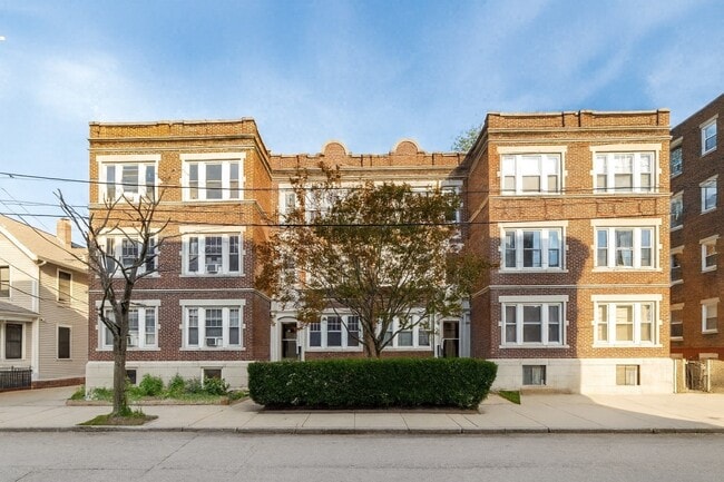 Building Photo - 32 Reedsdale St