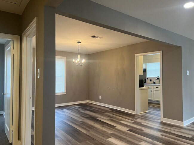 Building Photo - 5207 Lynch Dr., North Little Rock, AR 7211...