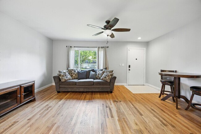 Foto del edificio - 1314-1316 Cambrian Ct