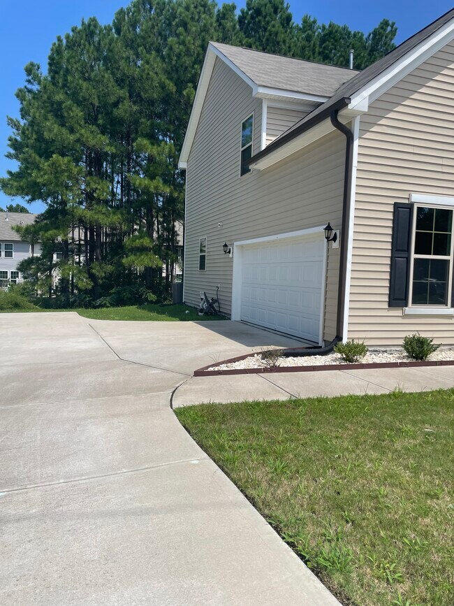 Foto del edificio - 4325 Pearl Rd