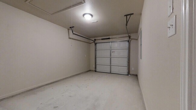 Building Photo - ALL TILE LUXURY DUPLEX IN KILLEEN CLOSE TO...