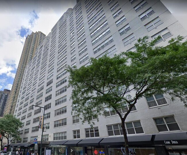 Foto del edificio - 888 8th Ave
