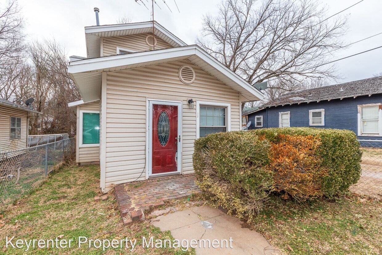 Primary Photo - 2 br, 1 bath House - 112 S Pecan St