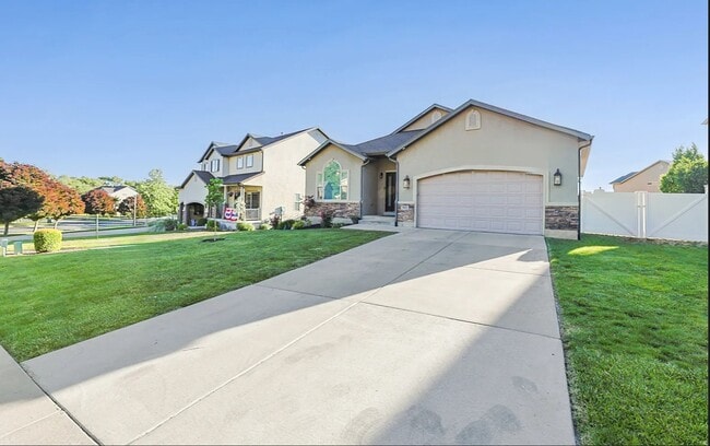 Building Photo - 989 Cinnamon Ridge Dr
