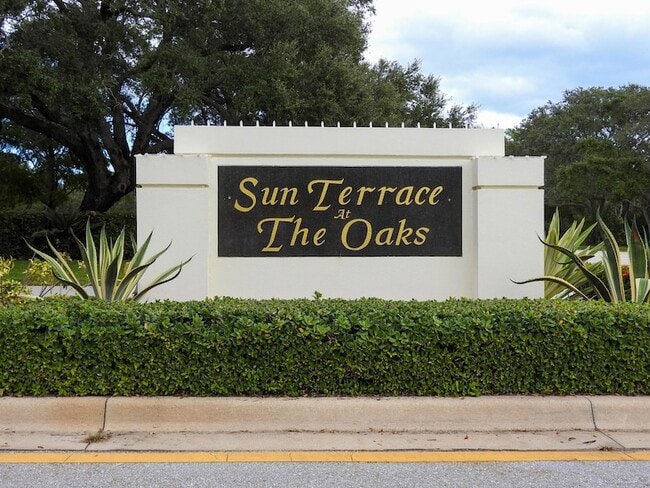 Photo - 1702 Silverleaf Oak Ct Townhome
