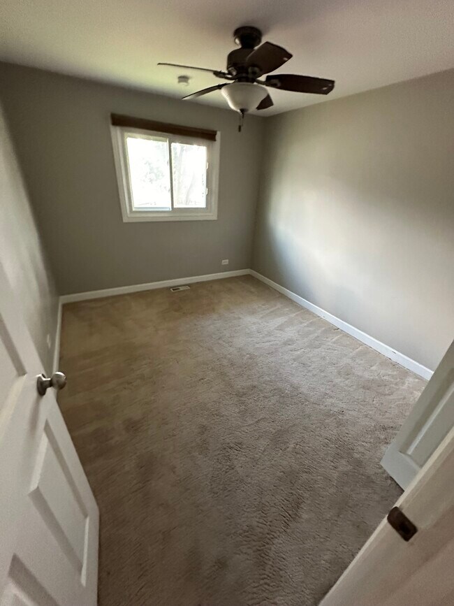 Foto del edificio - 1073 Oakwood Ct