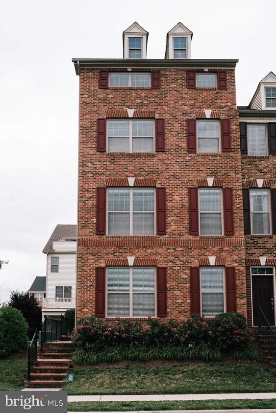 Primary Photo - 22603 Willington Square