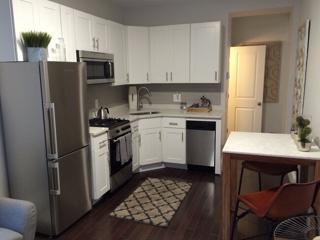 Building Photo - 54 Saint Germain St