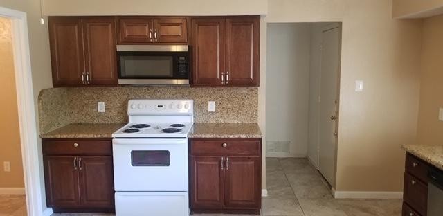 Building Photo - 1317 Evergreen Dr