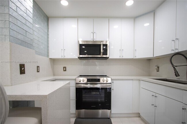 Foto del edificio - 12850 SW 4th Ct
