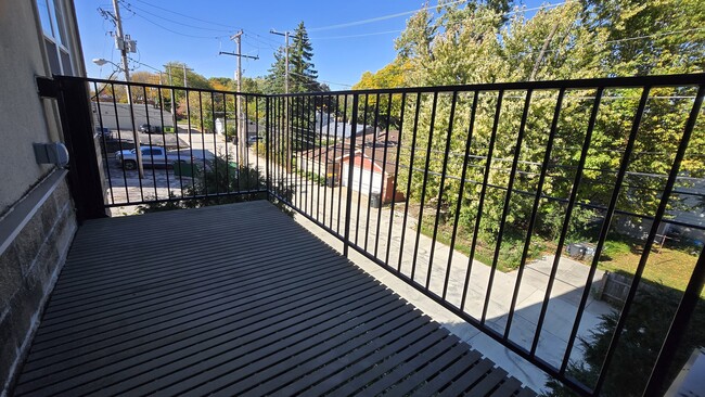 Foto del edificio - 10900 W Bluemound Rd