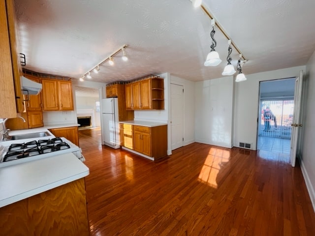 Building Photo - 455 Griswold St