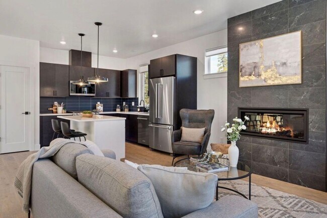 Building Photo - Gorgeous BRAND NEW 3-Bdr/2.5-bath with Loft in beautiful Sunset Meadows! -Sisters, Oregon