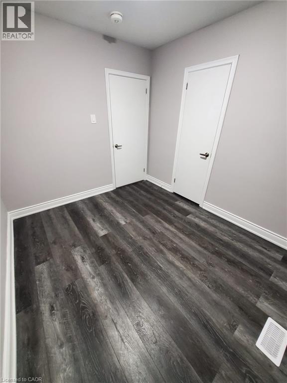 Photo du bâtiment - 15 Camille Ct